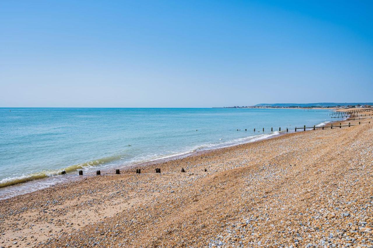 Pebble Paradise Beachfront Family Getaway Pevensey Eksteriør bilde